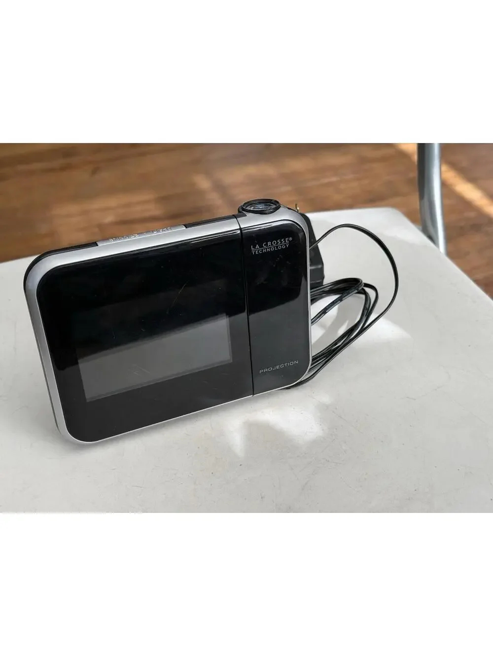 Lacrosse Technology Projection Alarm Clock battery/AC Powered. Temperature. Date